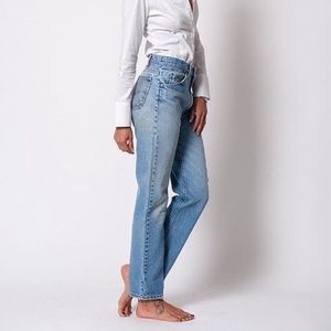 COPY - Vintage Levi's 550 High Waisted Relaxed Fit Light Wash Jeans